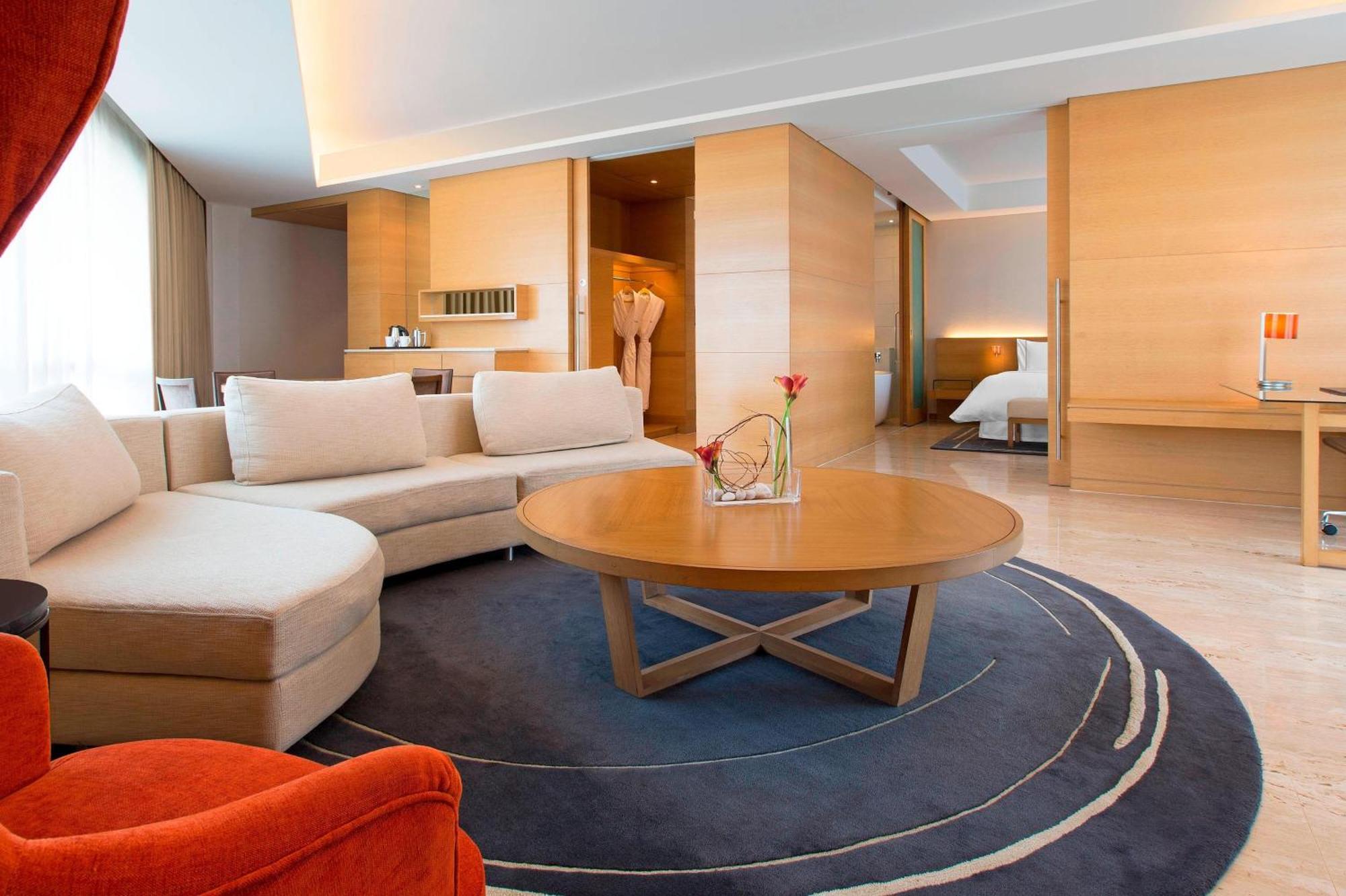 The Westin Mumbai Garden City Exterior photo A suite at the hotel