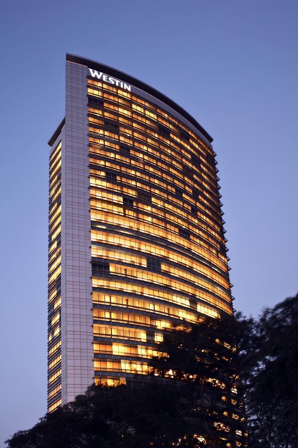 The Westin Mumbai Garden City Exterior photo The building at night