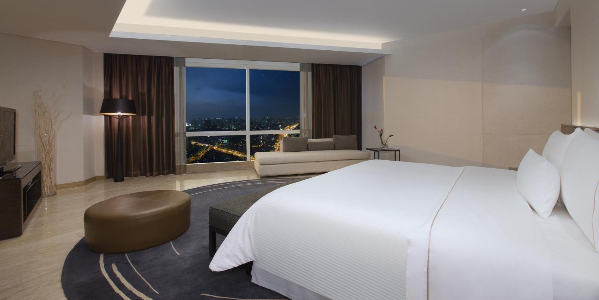 The Westin Mumbai Garden City Exterior photo Deluxe Suite