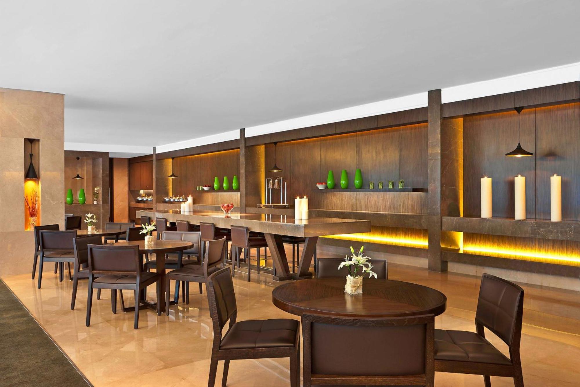 The Westin Mumbai Garden City Exterior photo